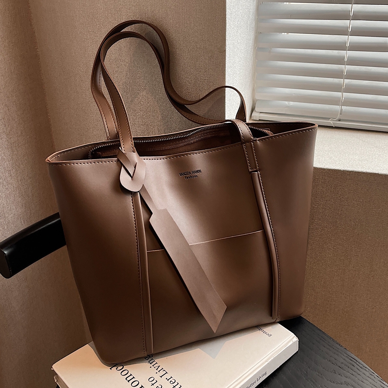 秋冬复古托特包大容量通勤单肩包