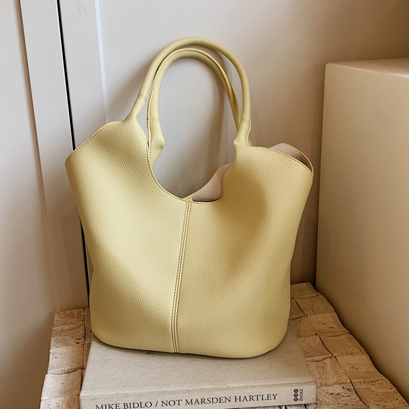 大容量上班通勤单肩托特水桶包