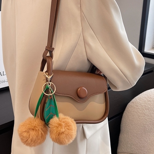 今年流行包包女2026新款 潮高级质感ins小众斜挎包百搭单肩腋下包