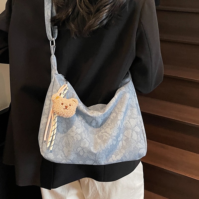 休闲大容量包包女2025新款秋冬时尚流行单肩包学生通勤斜挎托特包,箱包皮具/热销女包/男包,通用款女包,淘宝优惠券,粉丝福利购,淘宝优惠卷