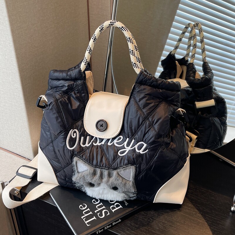 今年流行包包女大容量2026新款秋冬时尚棉服包通勤斜挎手提托特包