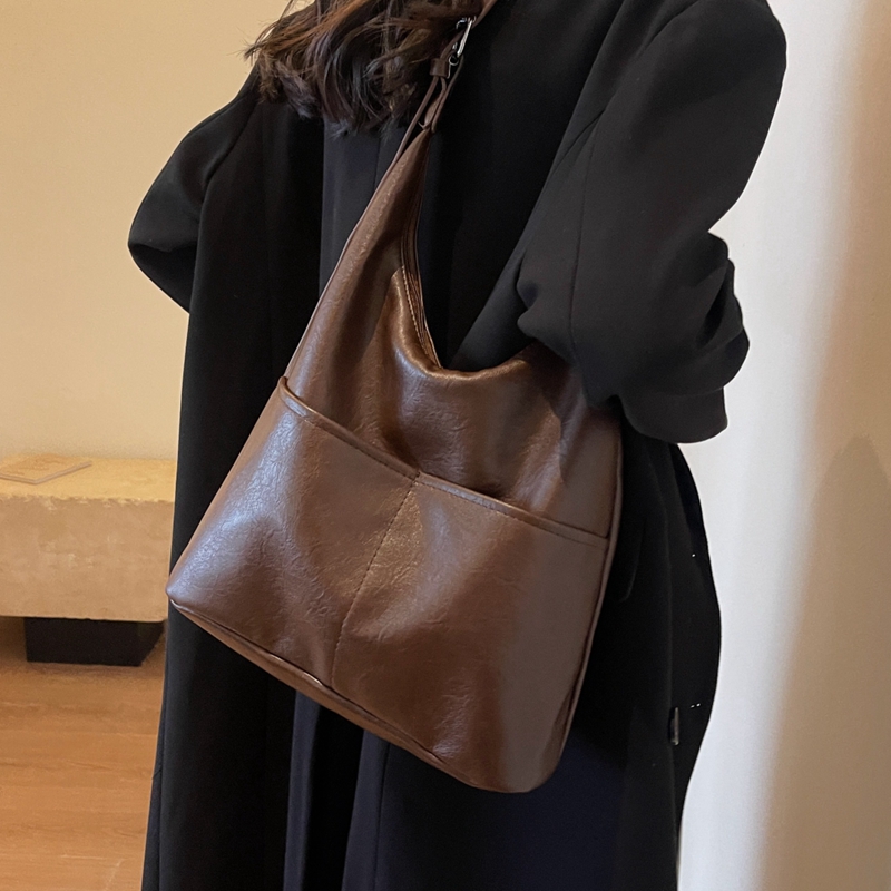休闲大容量软皮单肩斜挎托特包