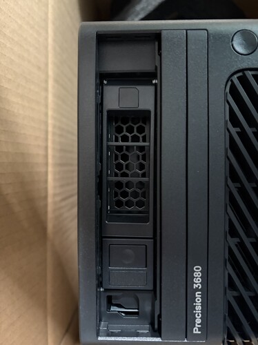 DELL EMC 3680  第三个硬盘托架