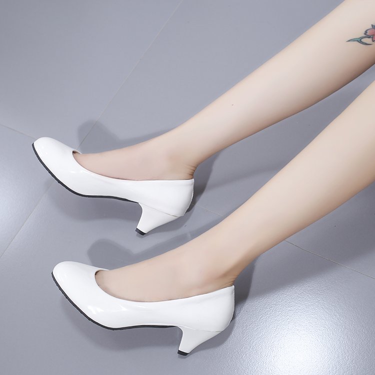 白色亮光工作职业礼仪高跟鞋女粗跟圆头上班中跟3-5cm单鞋皮四季