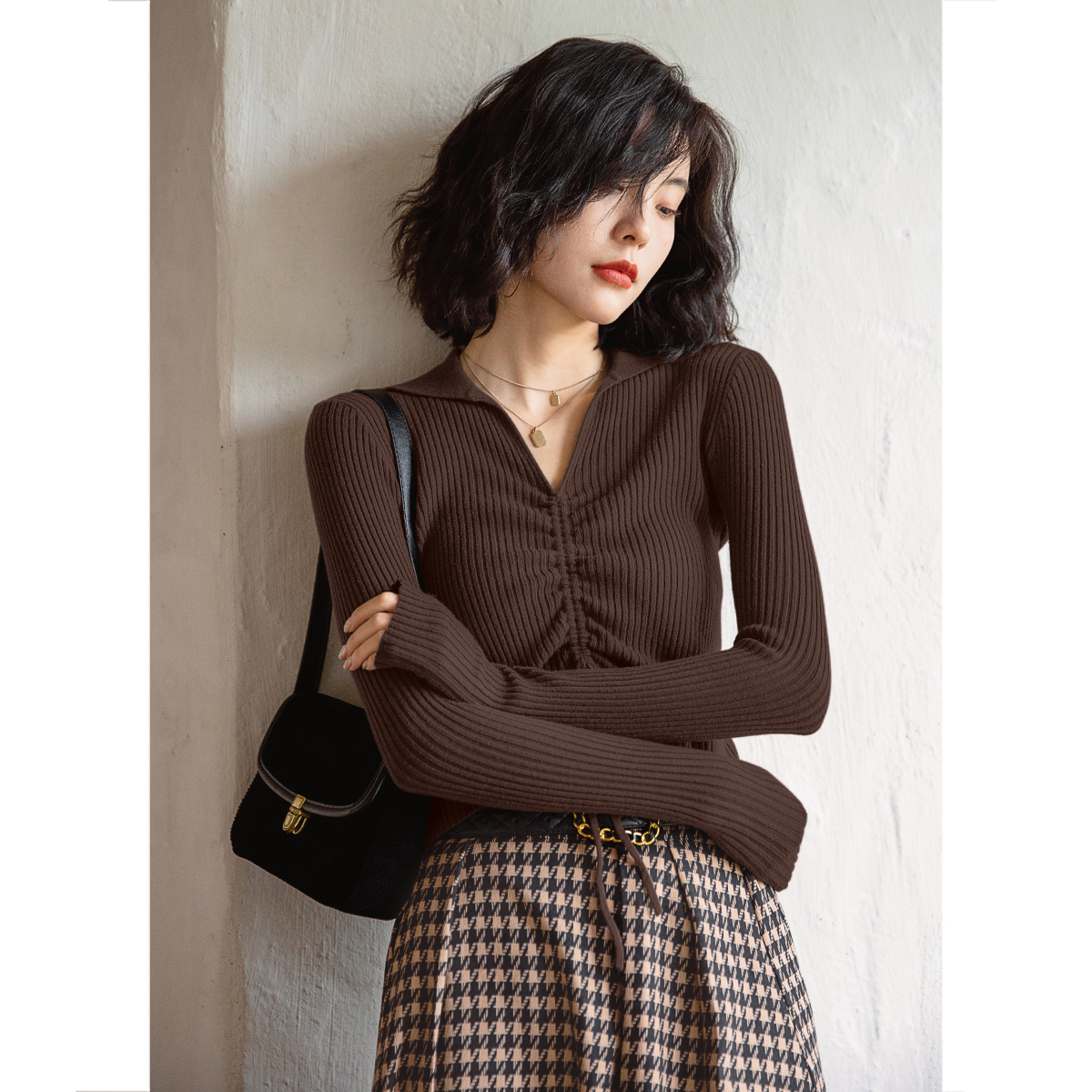 弥古设计感小众抽绳咖色针织衫新款2025爆款长袖内搭打底衫短款女