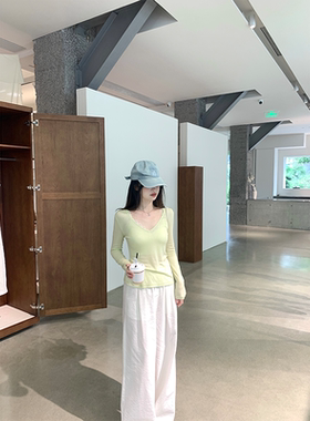 珍珍家钓系小白花韩版元气v领修身显瘦长袖T上衣纯欲温柔显瘦罩衫