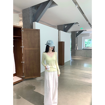 珍珍家钓系小白花韩版元气v领修身显瘦长袖T上衣纯欲温柔显瘦罩衫