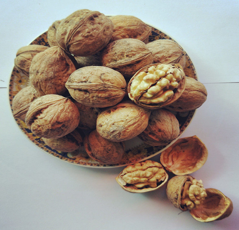 新疆阿克苏纸皮185核桃  无洗没有加工黑皮核桃500克