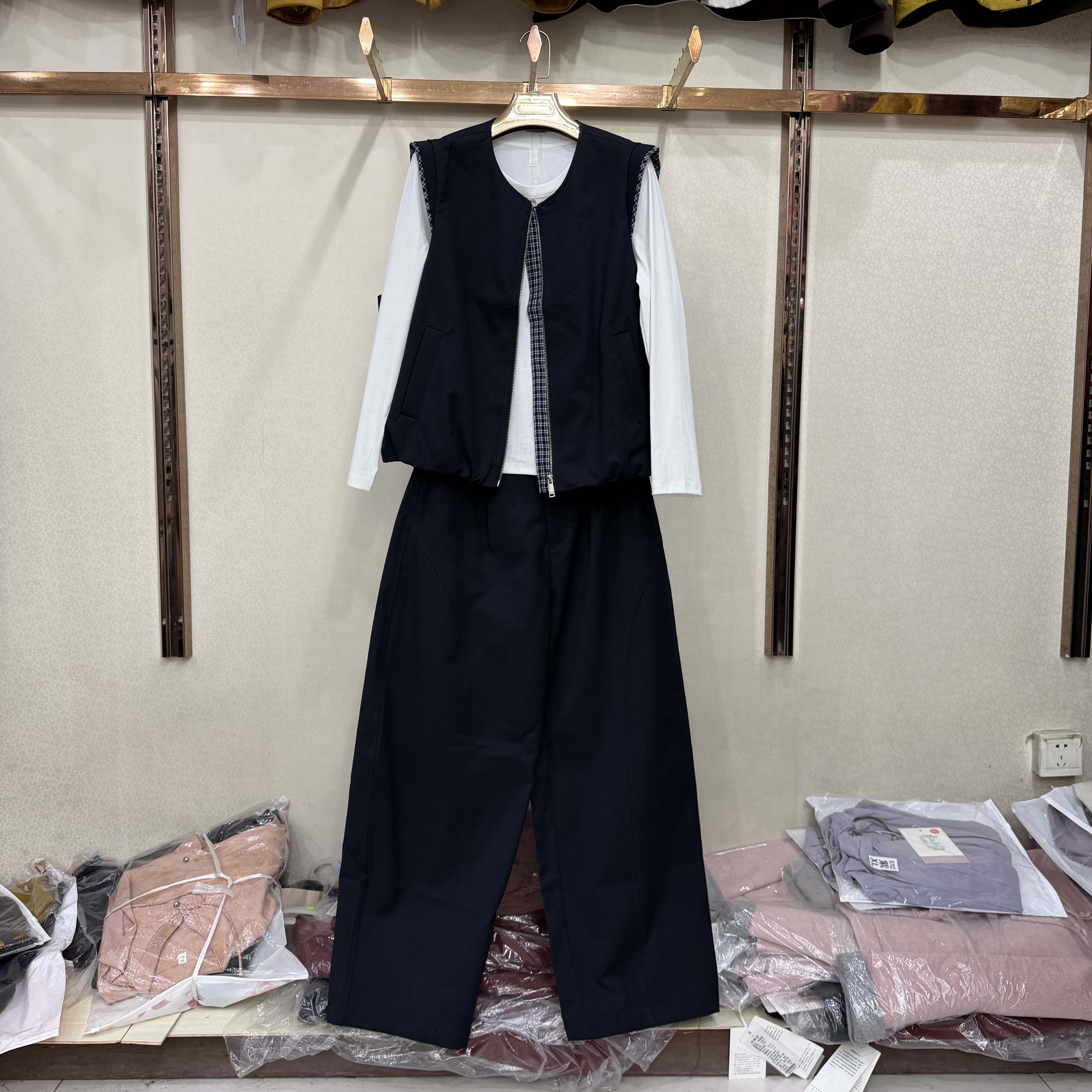 雨格A731专柜正品秋时尚圆领拉链马甲+长袖T恤+阔腿裤三件套套装