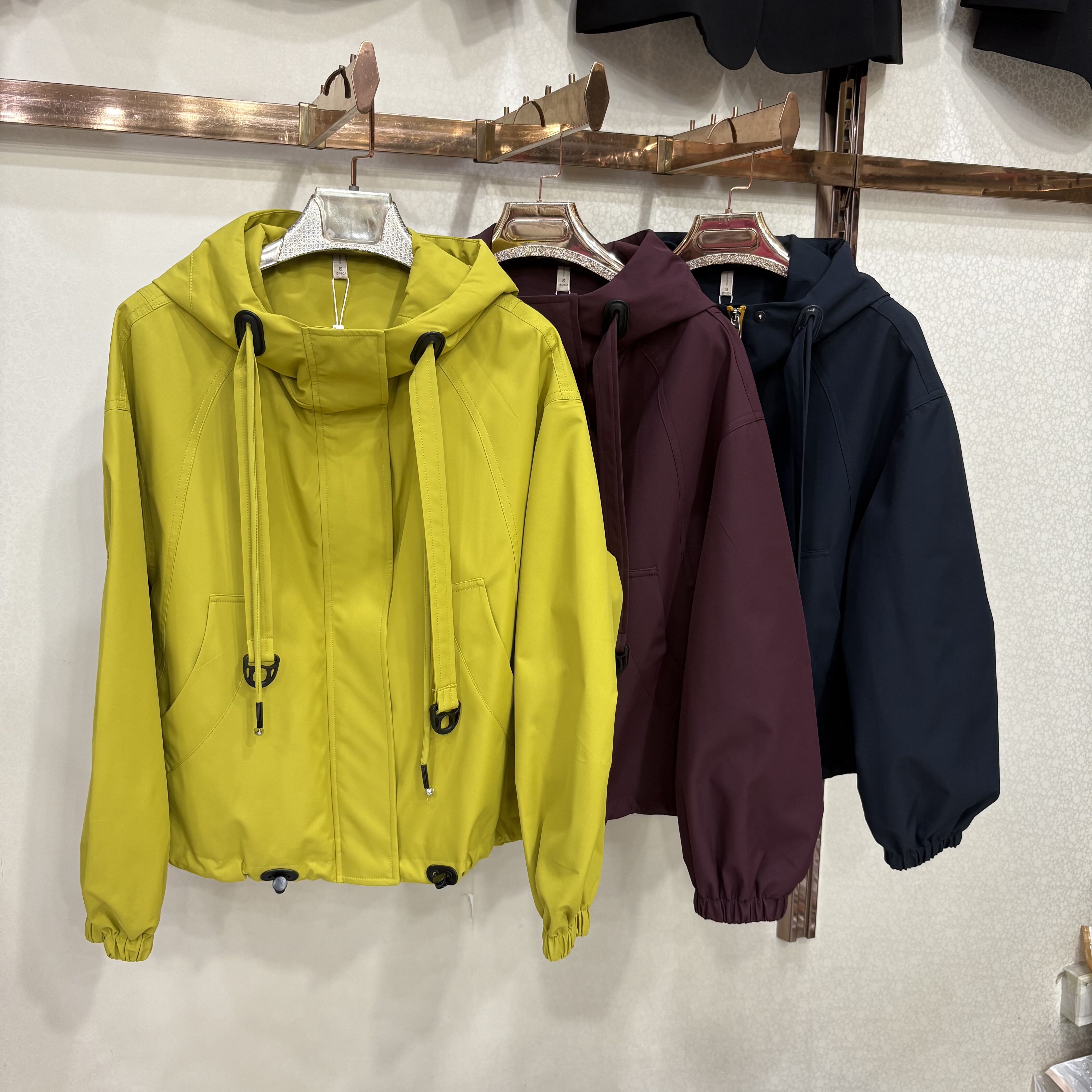 红松56005专柜正品时尚休闲连帽拉链冲锋衣外套女秋季新夹克上衣