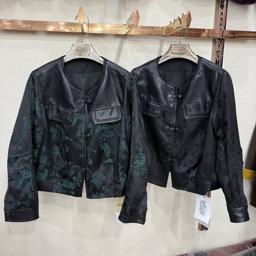 文丽安迪8609正品秋季新款时尚减龄拼色花色PU皮休闲夹克外套女装