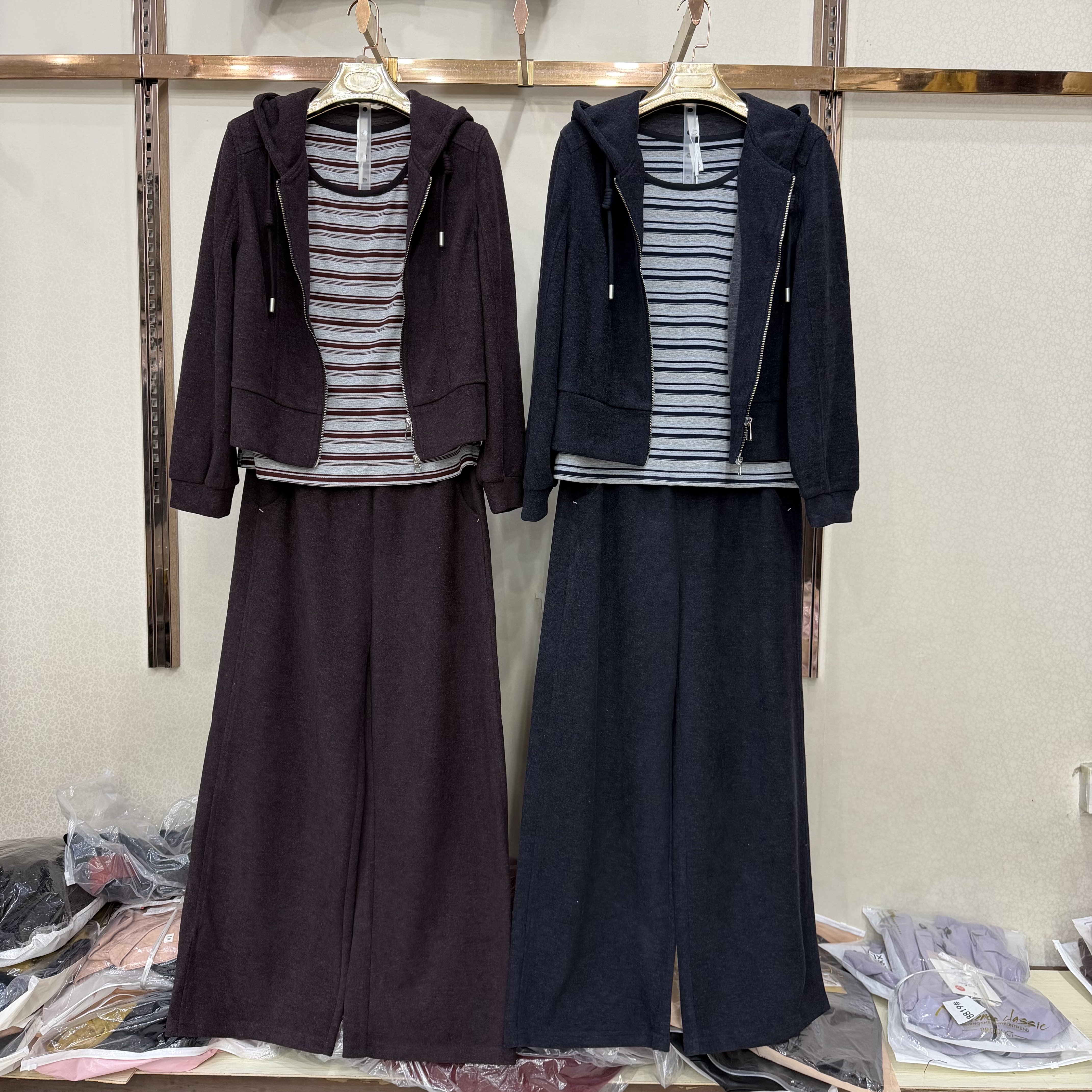 商场同款77006连帽三件套女条纹U领背心短款外套松紧裤秋休闲套装