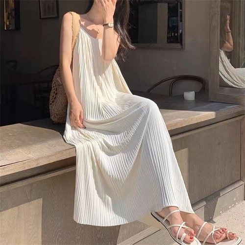 褶皱法式吊带长裙美背纯色连衣裙夏季薄款显瘦外穿气质淑女百搭