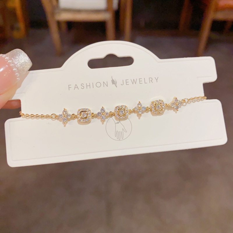 跨境夏季新款小清新满钻方形四叶花手链精致时尚轻奢百搭超闪手环