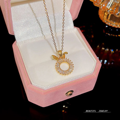 跨境饰品轻奢小众设计感