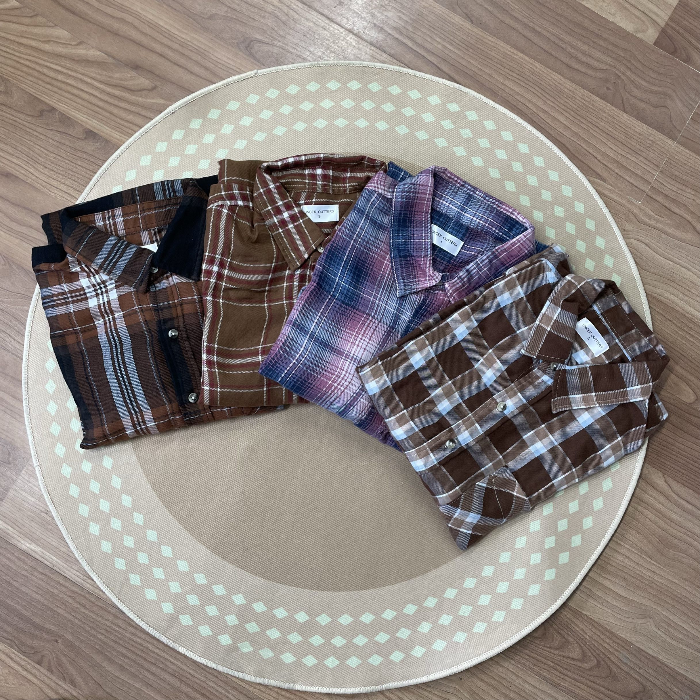 UO外贸格子柔软磨毛舒适外搭长袖衬衫上衣春秋百搭URBAN OUTTERS