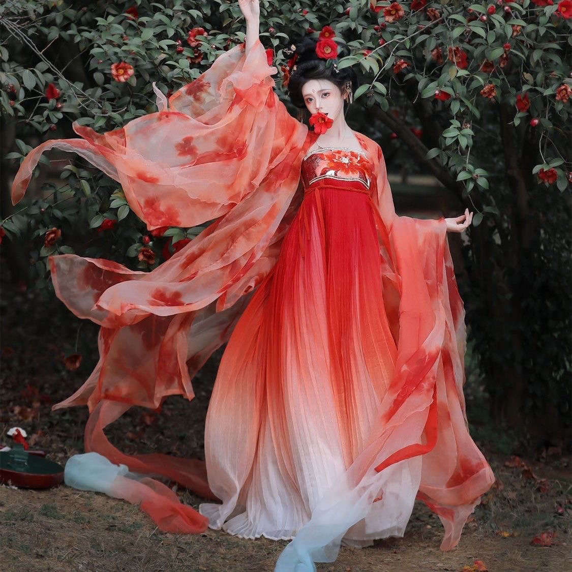 汉服女追鱼唐制齐胸诃子裙花瓣破烂大袖红锦鲤超仙汉元素春夏套装