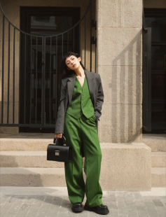 折扣现货 CETTCE Ami 秀款 套装 V领绿色羊毛马甲阔腿西裤 SALE