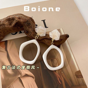 boione复古法式白色树脂几何耳饰港风气质耳钉三亚度假风海边耳环