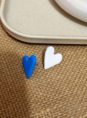 甜美克莱因蓝色不对称爱心耳环