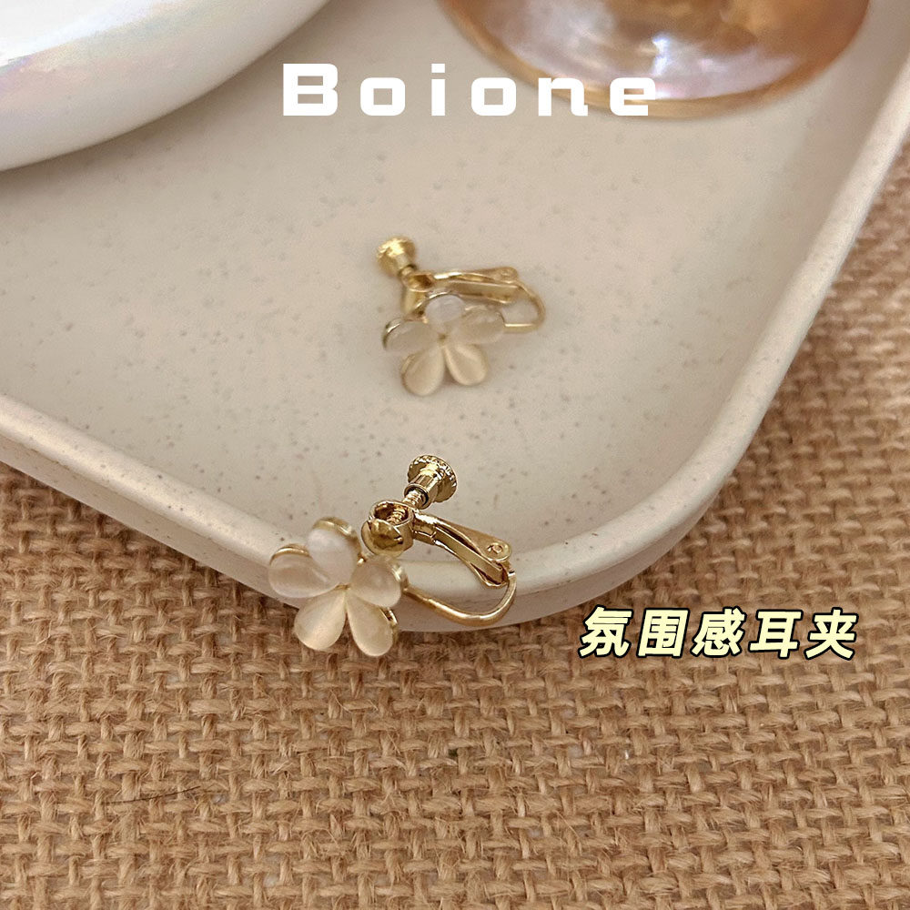 纯欲温柔仙气猫眼石花朵耳夹