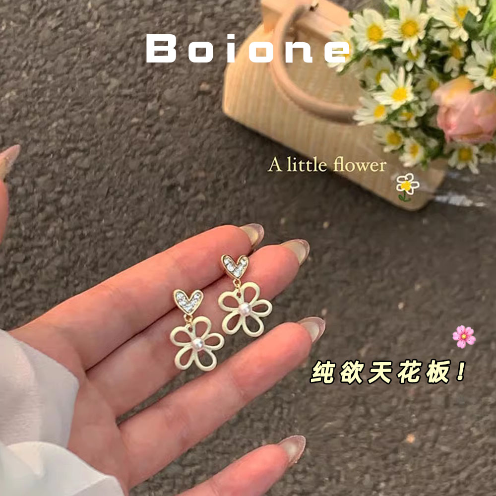 甜美纯欲温柔气质米色小白花耳钉