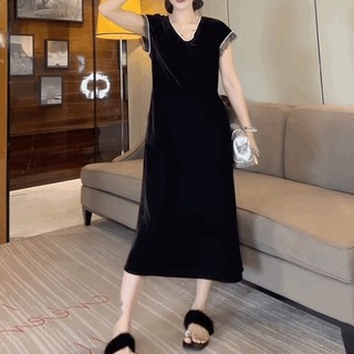 黑色气质砍袖冰丝绒长裙女V领钉珠丝绒法式连衣裙过膝赫本风黑裙