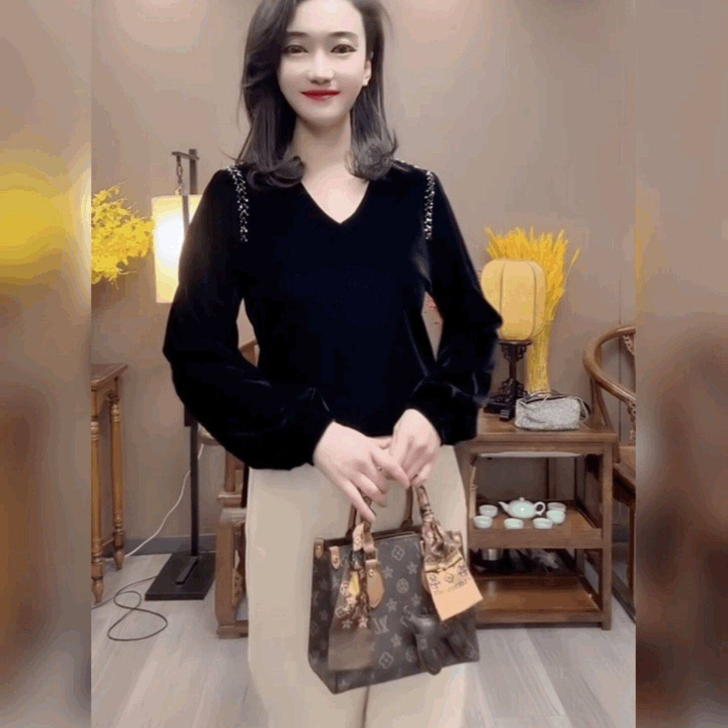 灯笼袖串珠时尚修身T恤衫洋气法式黑色V领上衣女高级感丝绒打底衫