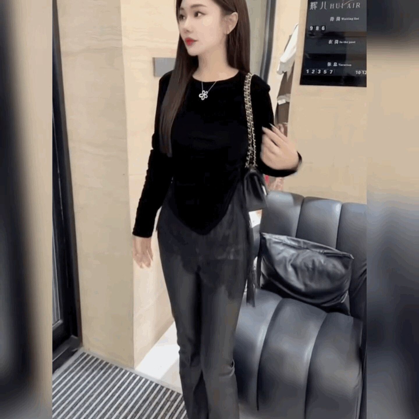 不规则蕾丝拼接丝绒中长款T恤女图片