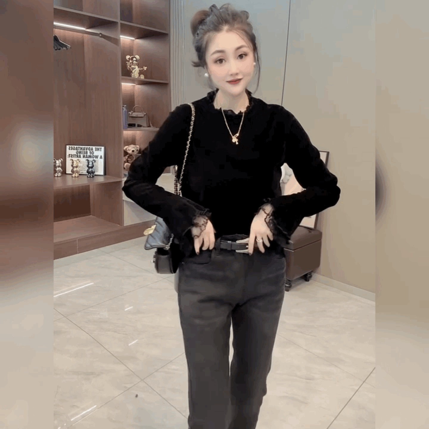 时尚百搭打底衫高级感黑色喇叭袖法式上衣蕾丝花边拼接丝绒t恤女,女装/女士精品,T恤,淘宝优惠券,粉丝福利购,淘宝优惠卷