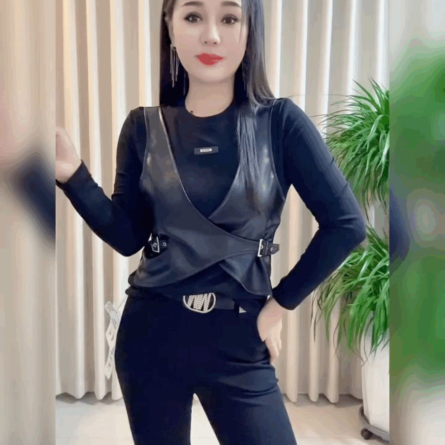 气质圆领上衣设计假两件长袖T恤