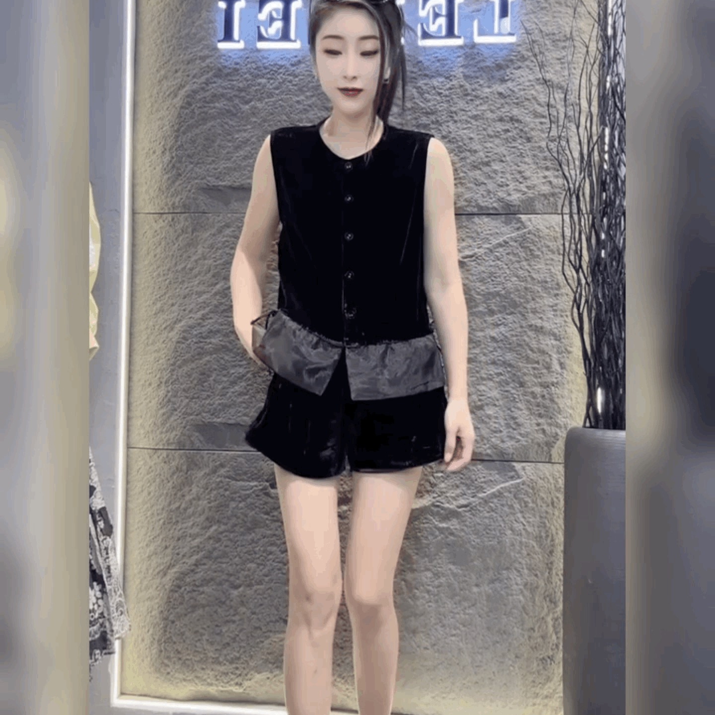 雪纺网纱拼冰丝绒无袖衬衫女