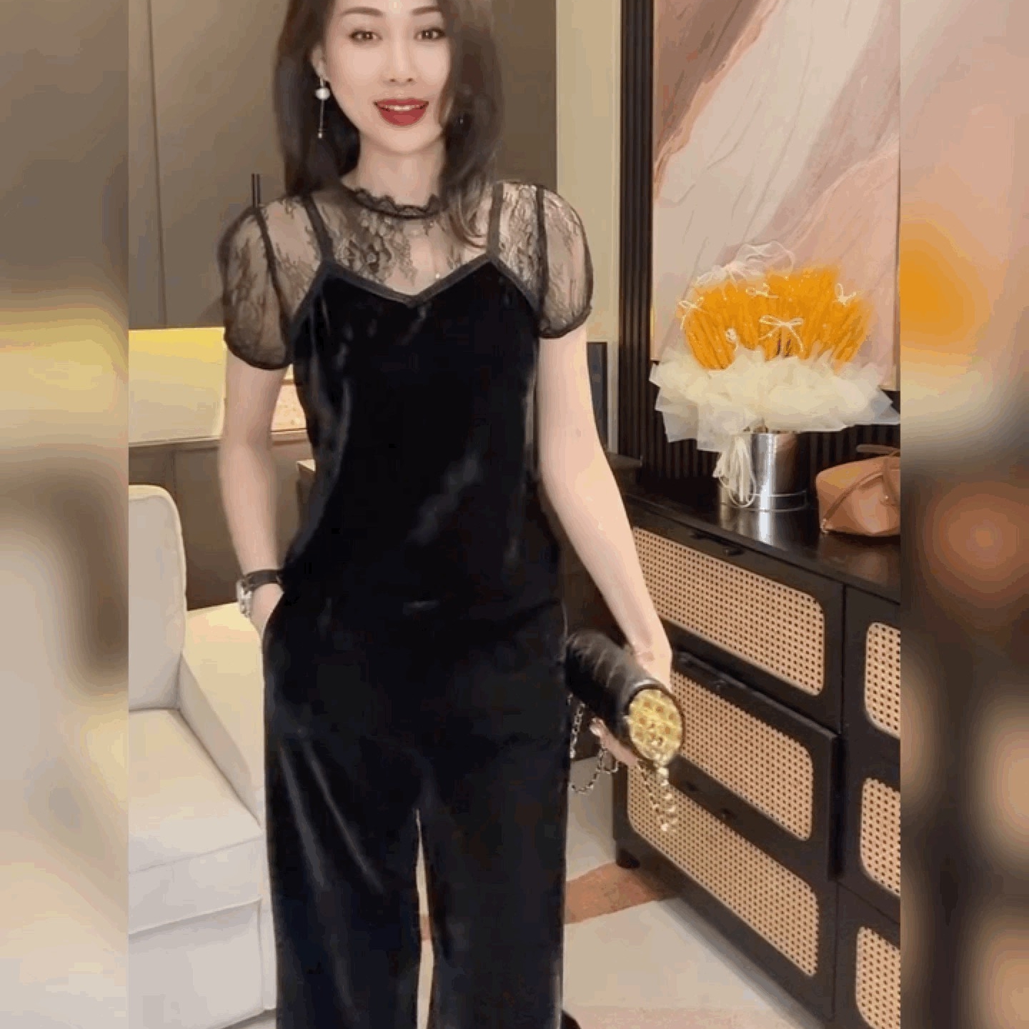 蕾丝拼接冰丝绒短袖t恤女