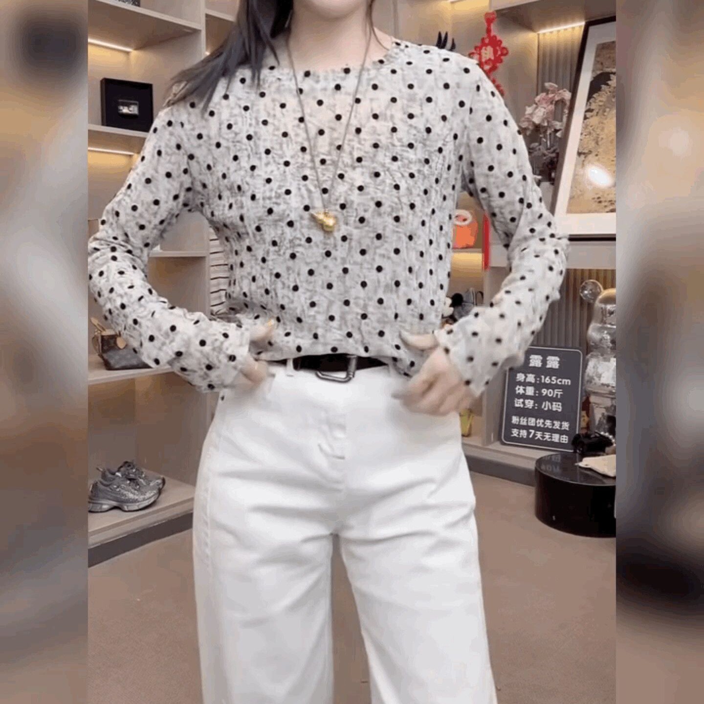 圆领波点植绒蕾丝网纱T恤女修身百搭打底衫长袖洋气法式黑色上衣