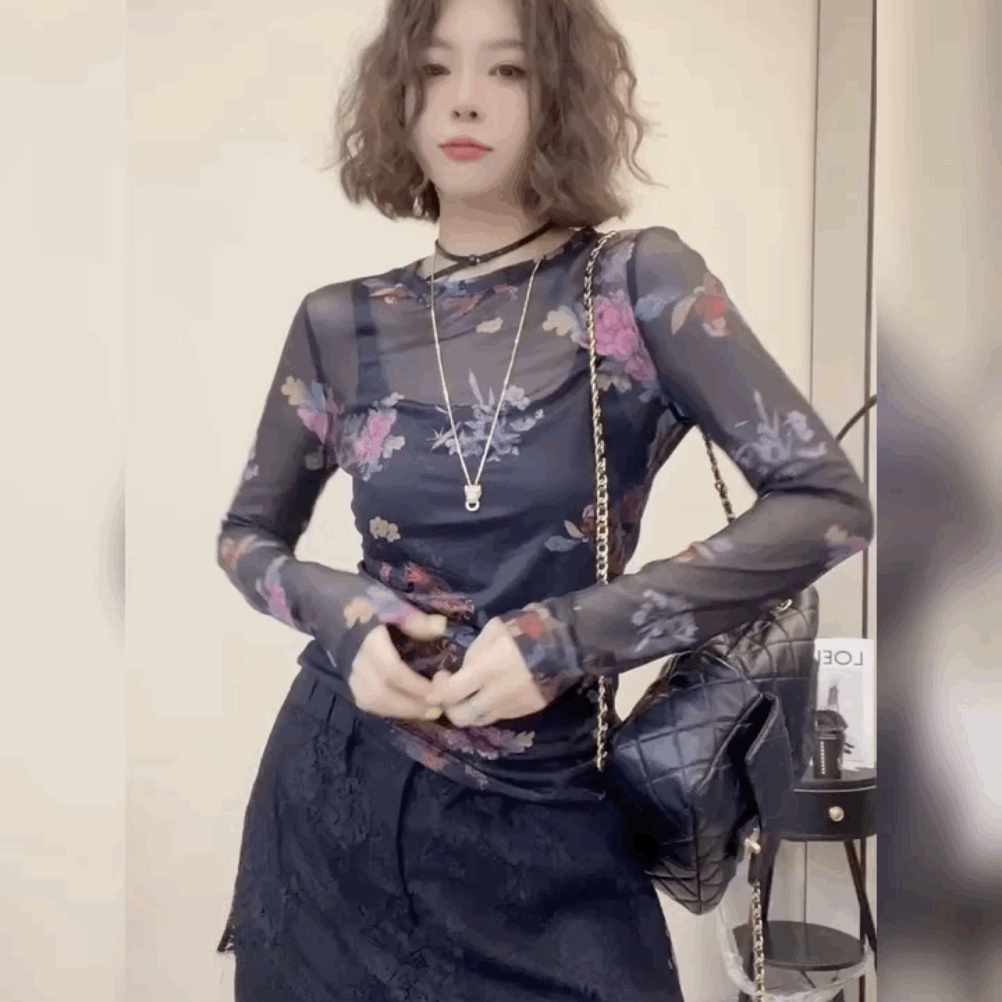 圆领蕾丝碎花长袖T恤打底衫女网纱微透时尚小衫黑色法式复古上衣