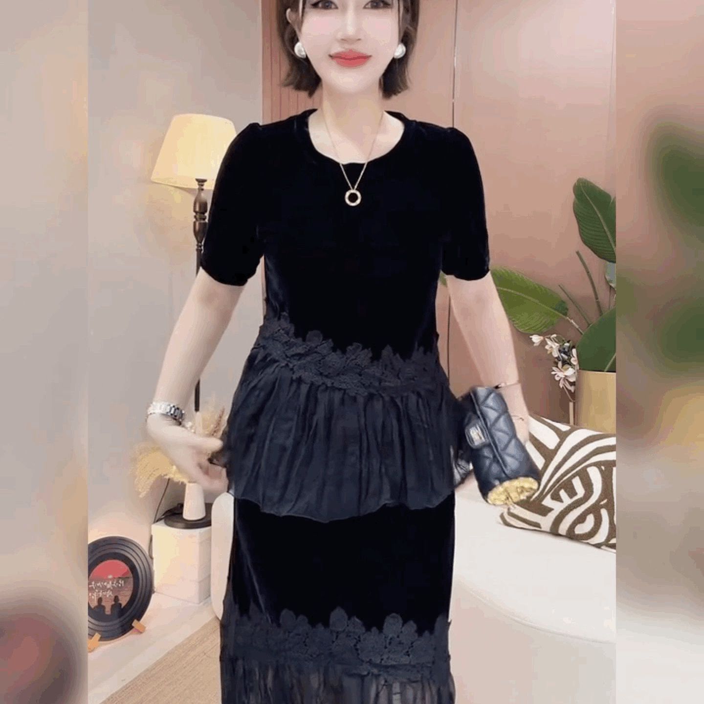 时尚丝绒短袖圆领T恤女高级感黑色法式上衣雪纺拼接荷叶边打底衫