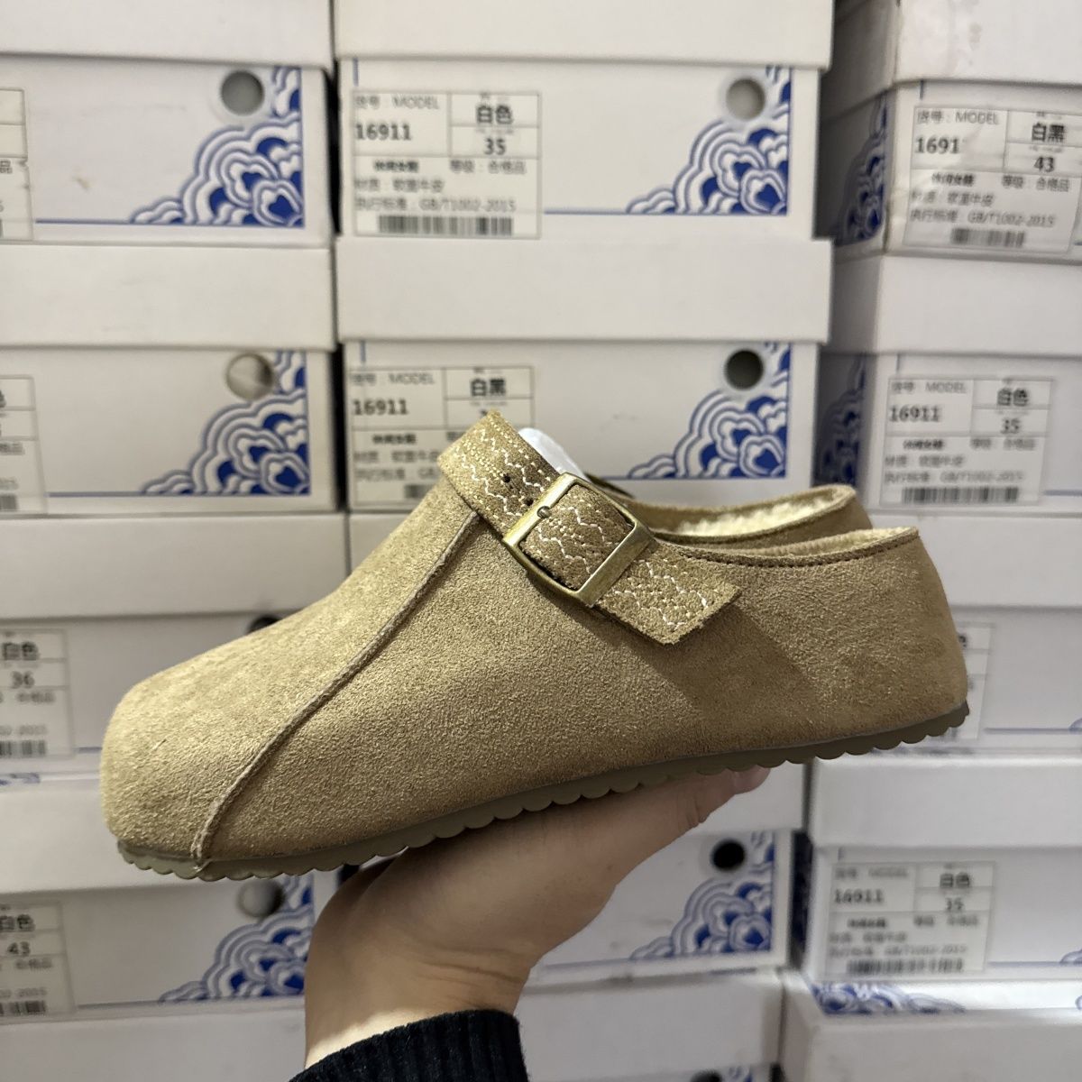 软轻撤柜断码厚底真皮勃肯鞋女冬季加绒休闲增高包头拖鞋女潮新款