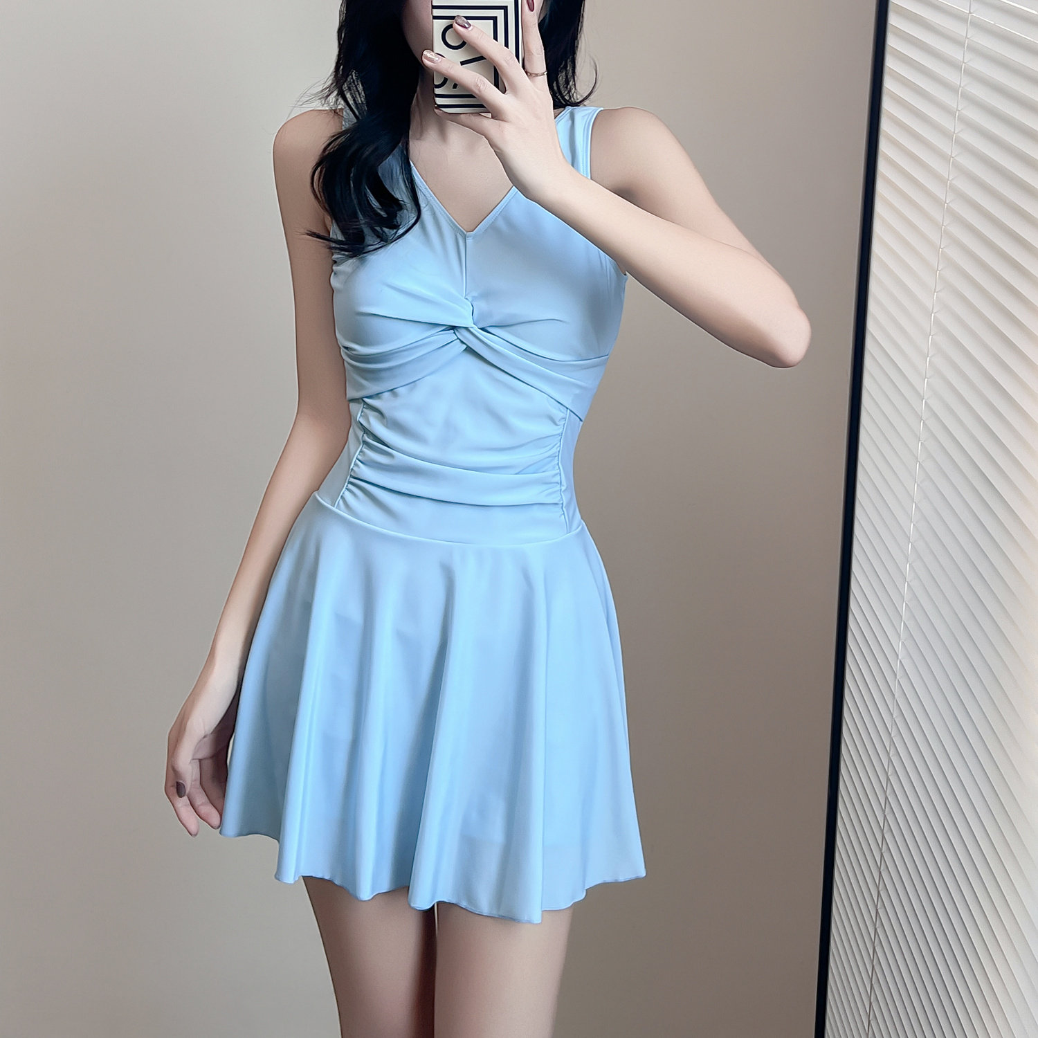 连体保守裙式泳衣女修身显瘦度假