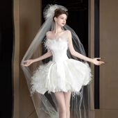 法式 羽毛高端气质小个子新娘订婚蓬蓬裙抹胸缎面出门纱 轻婚纱短款