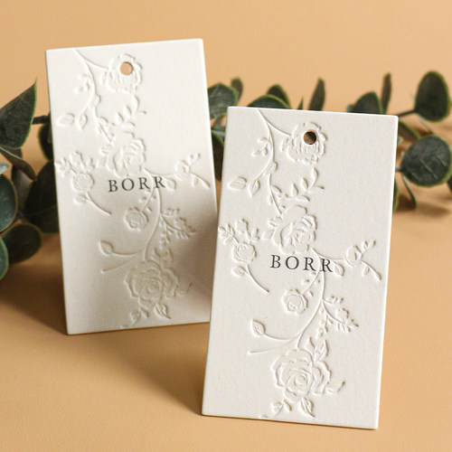 女装服装吊牌简约百搭首选