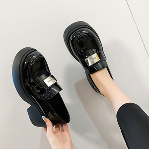 厚底黑色乐福鞋女粗跟亮皮单鞋2023新款秋季百搭英伦风欧货小皮鞋