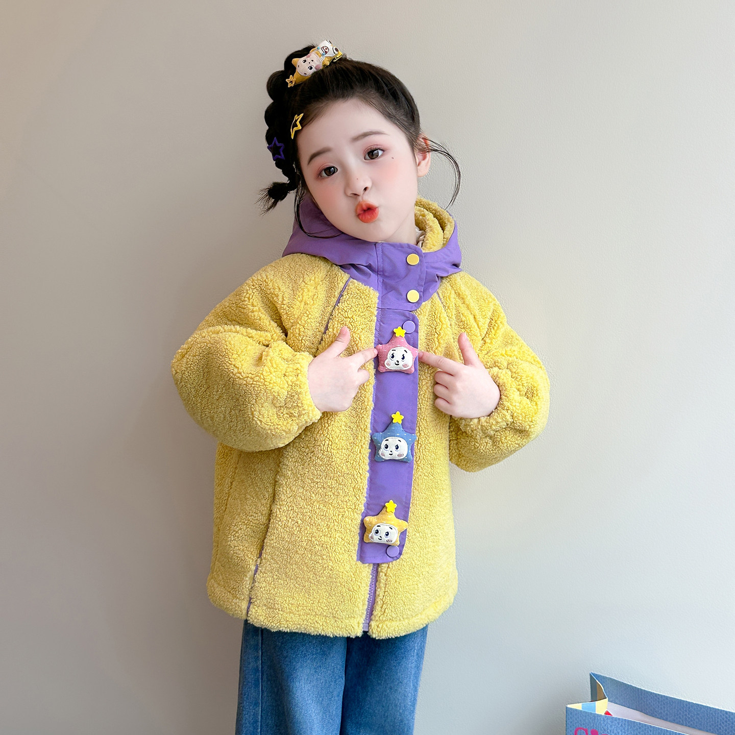 女童2026新款拼色外套秋冬连帽加厚卡通装饰黄色毛毛衣上衣厚外套
