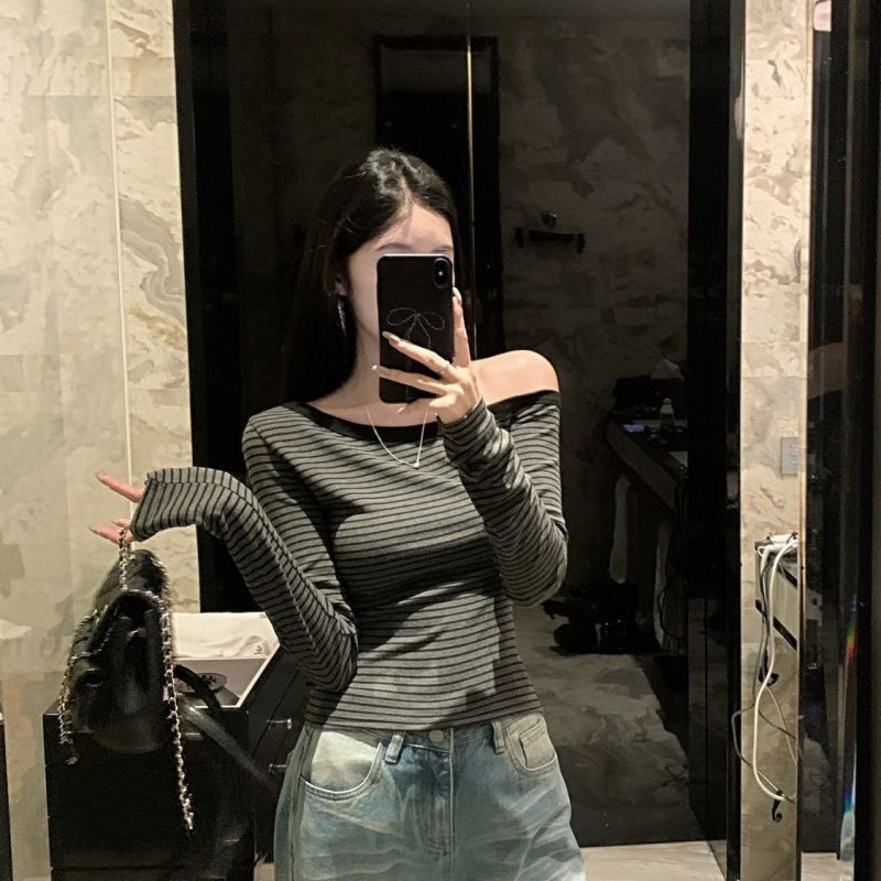 超好看斜领露肩条纹长袖T恤女秋季新款辣妹修身小心机显瘦上衣ins