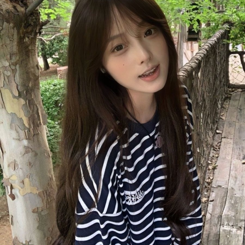 条纹新款美式复古圆领刺绣长袖T恤女秋季休闲宽松慵懒风超火上衣