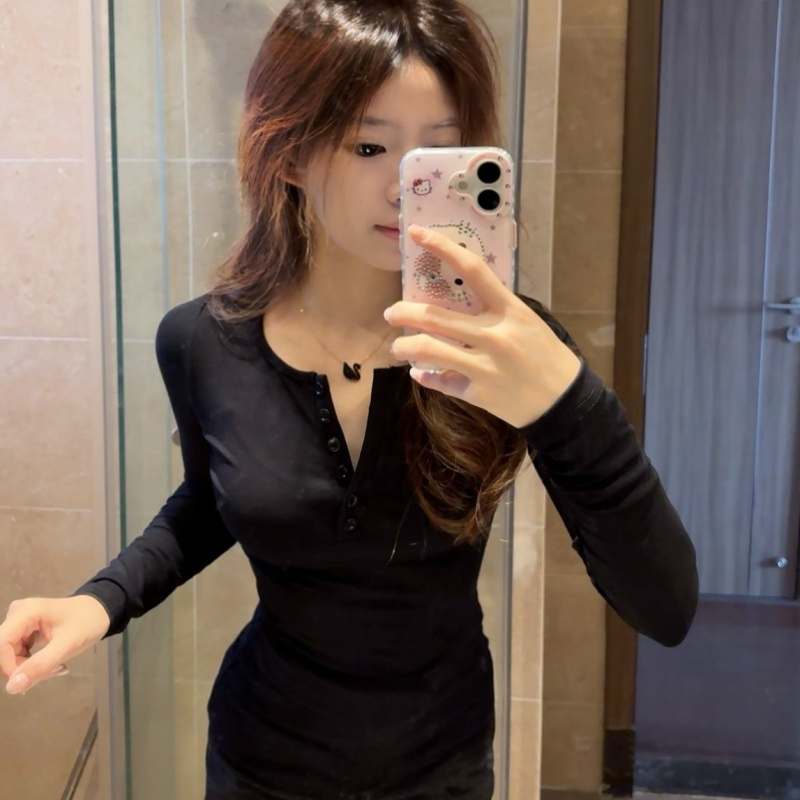 韩版设计感纽扣半开领长袖T恤女秋季新款纯色修身休气质上衣ins潮