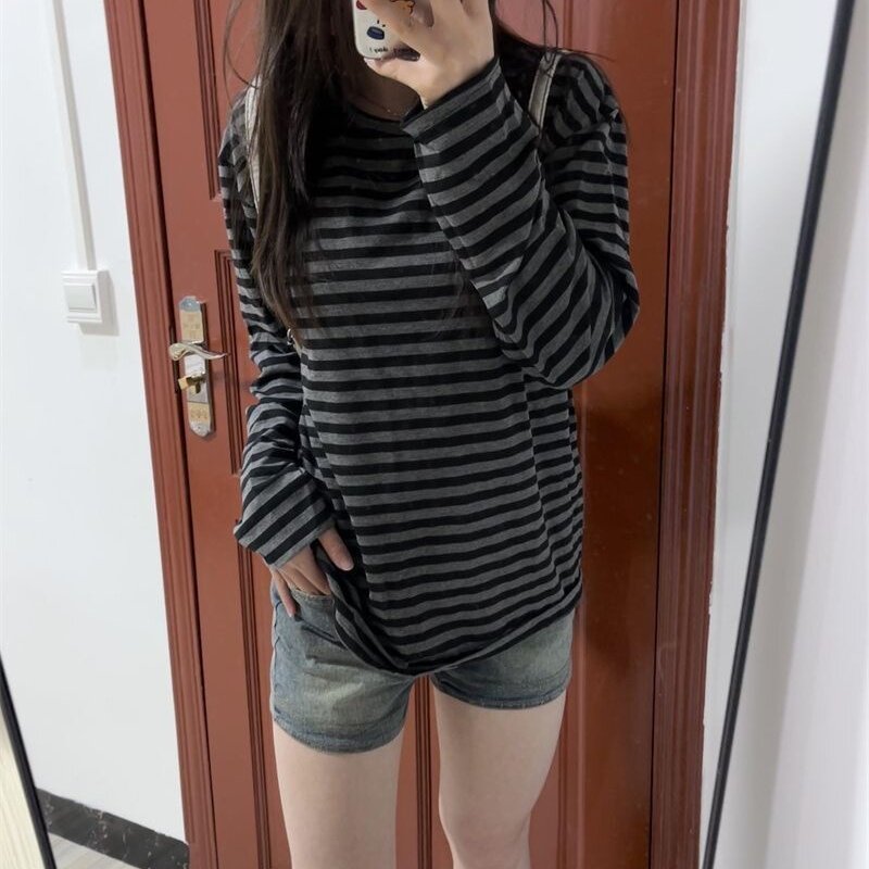 松弛感慵懒风黑灰条纹长袖t恤女春秋季2026新款oversize宽松上衣
