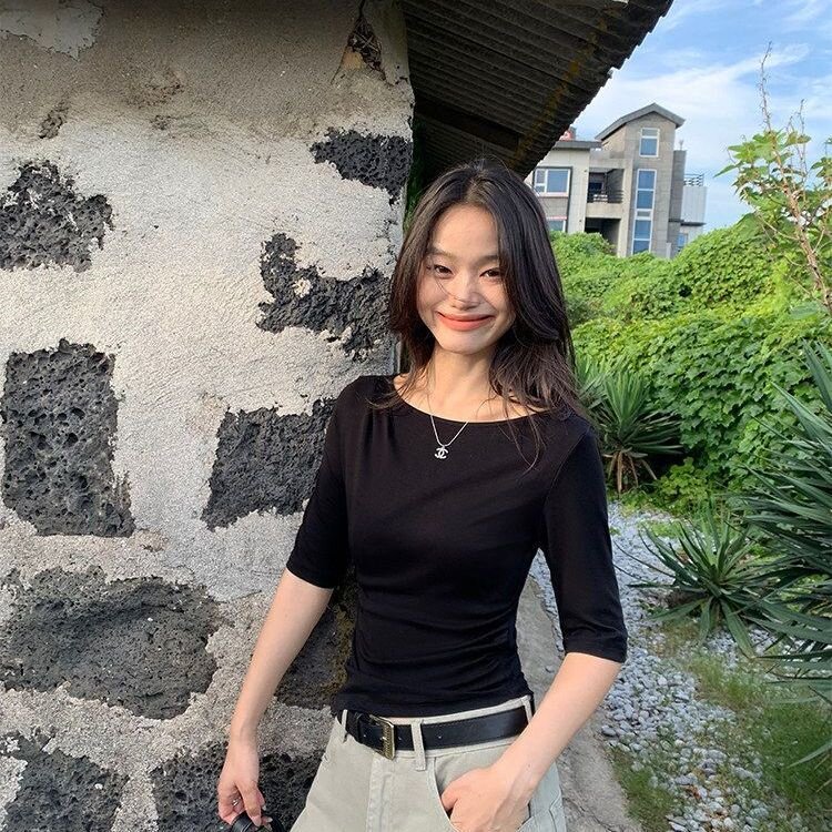 黑色一字领中袖t恤女2026春夏新款修身显瘦五分袖打底衫百搭上衣