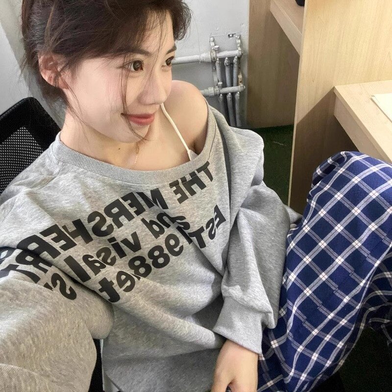 美式复古潮牌辣妹斜领露肩无帽卫衣长袖女新款宽松慵懒风薄款上衣