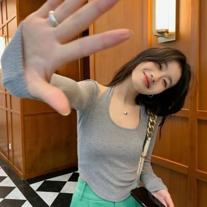 又甜又辣长袖t恤女春秋季独特别致挂脖小衫短款露肩性感辣妹上衣
