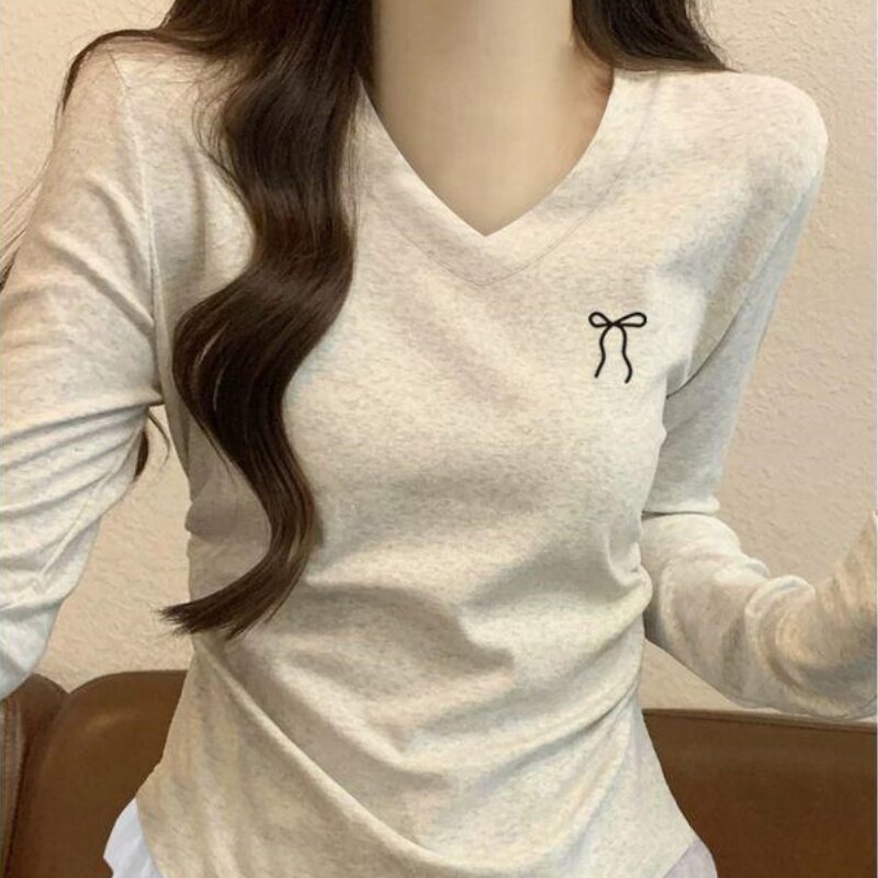超好看V领蕾丝边长袖T恤女秋季新款修身显瘦白灰色打底衫上衣ins
